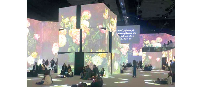 في متحف الرسام الهولندي "ڤان كوخ".. تجوّل بصري داخل لوحاته.. انغماس في عالم مُبهر