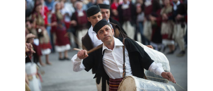 نمط الحياة لم يغير تقاليد الإيطاليين