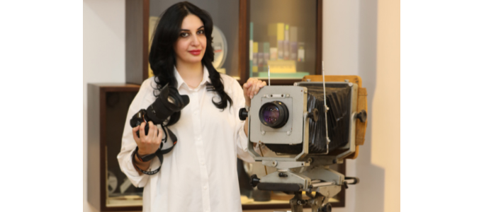 صبا النجار: مصورة في وكالة أجنبية تقتنص الصور وتؤلف القصص