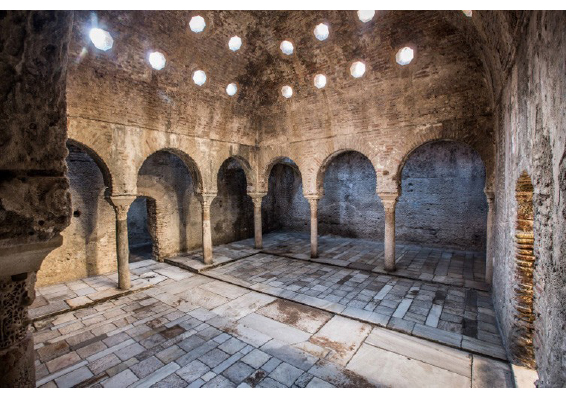 مركبات جمالية تجمع بين شعرية المكان وهندسته الحمّامات في الحضارات والنصوص الأدبية