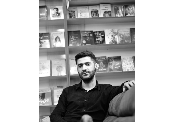 القاص والروائي حسن أكرم: لدينا نقاد وكتّاب لا يقرأون.. وهذه محنة كبيرة!