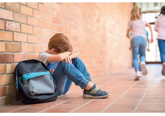 الدخول إلى عيادة الطب النفسي.. تنـمـّر وسـخـريــة مجـانـيــة!