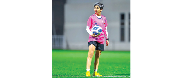 اللاعبة طيـبـة سلــــيم:  طموحي أن أحترف كرة القدم عربياً