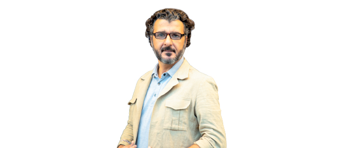 المصمم سلام الخياط:  الأزياء التاريخية تحتاج بحثاً ودراسة