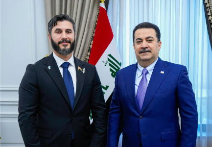 رئيس مجلس الوزراء يكرّم (سفير الإنسانية) الطبيب محمد طاهر الموسوي