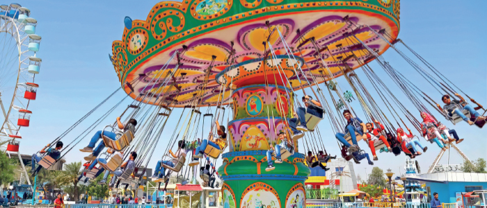 هل فقدت تهاني العيد دفأها التقليدي؟