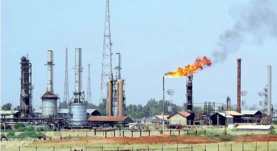 لتنويع الاقتصاد والتنمية المستدامة  خبـــــراء يكشفــــــون الأسبـــــاب المانعــة  لتطوير الموارد غير النفطية