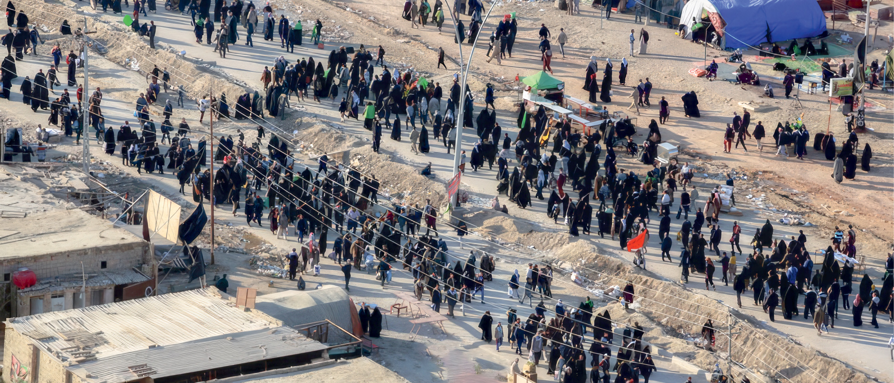 أعمدة درب الحسين.. علاماتٌ مضيئة تجمعُ بين الروح والذاكرة