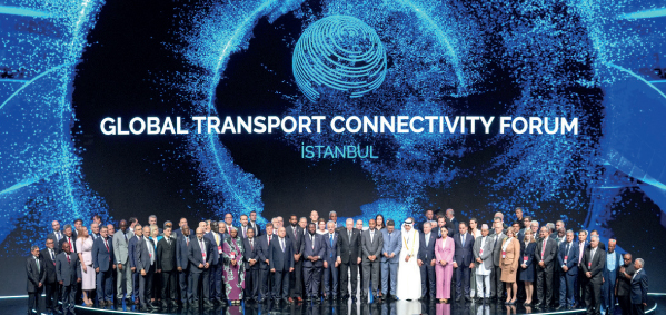 إسطنبول تحتفي ببغداد طريق التنمية والأصابع الخمسة..  هل يصبح العراق محور الربط بين الشرق والغرب