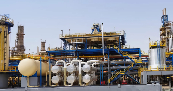 السوداني يدشّن عصر التكرير الجديد.. النجف والديوانية تقودان العراق لاكتفاء استيراد الوقود