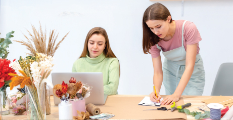 كسر الحاجز الصامت.. نساء عراقيات يغيّرن وجه السوق المحلي