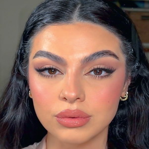 سحر العيون السموكي لمسة أنثوية رائعة