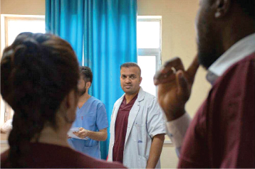 ترك وظيفته ليعالج ضحايا الحروب والإرهاب أوس خلف.. دكتور عراقي في (أطباء بلا حدود)