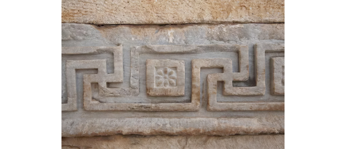 الصليب المعقوف.. حقوق الملكية الفكرية